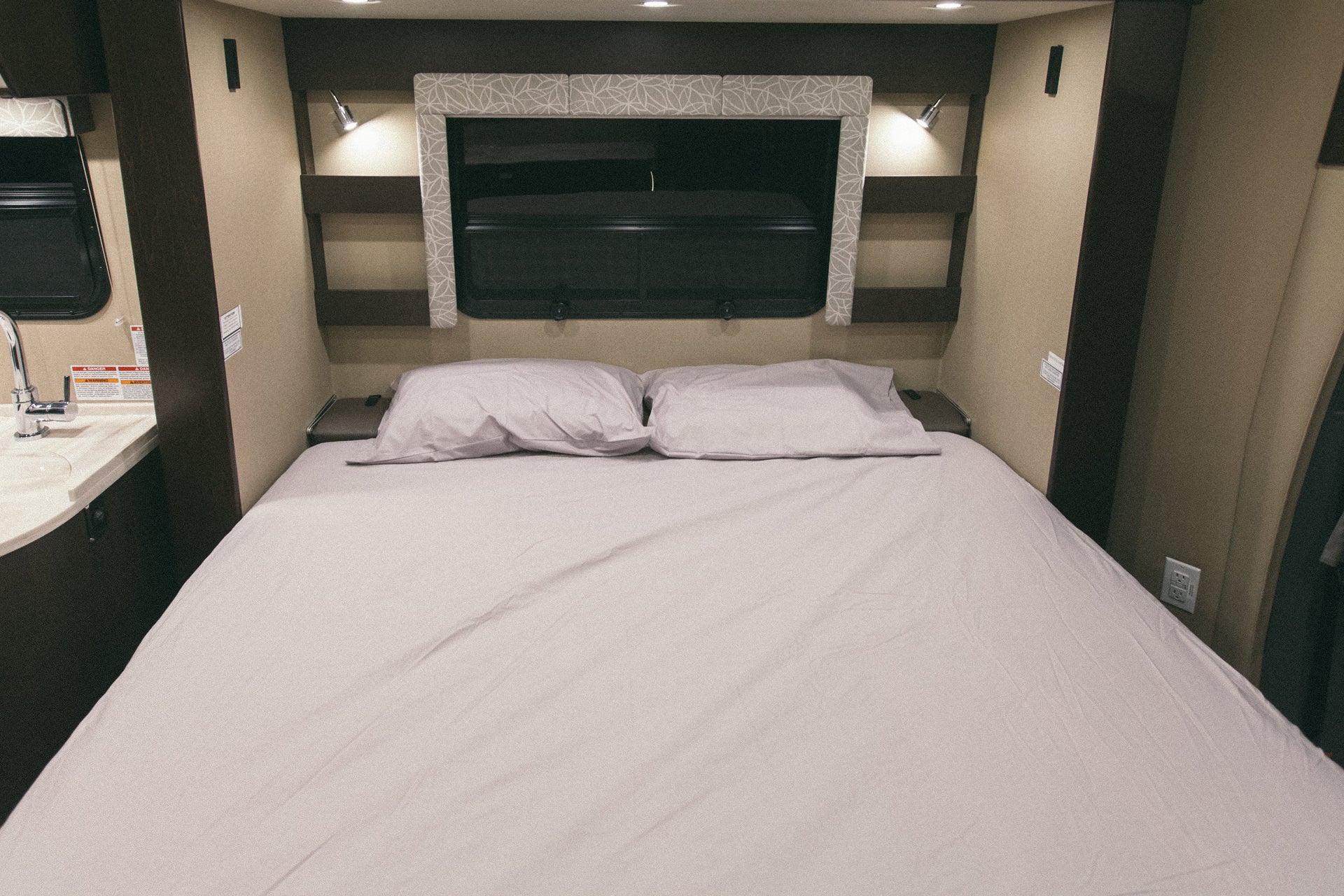 100% Cotton Filler Sheet Set for Leisure Travel Vans Unity Twin Bed –  Aurora RV Linens